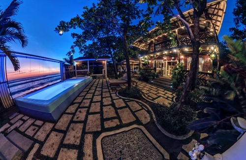 Pochomil House | Romantic Beachfront Casita w Pool - AC - Sleeps 4