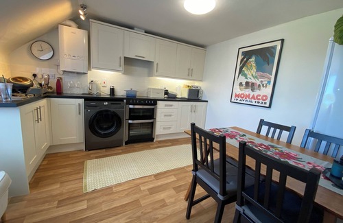 Loanhead Apartment | Romantic, cosy and aesthetically appealing home.