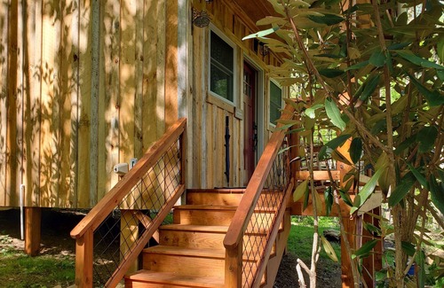 Maggie Valley Cabin | Romantic, cozy cabin for two, right in the heart of Maggie Valley!
