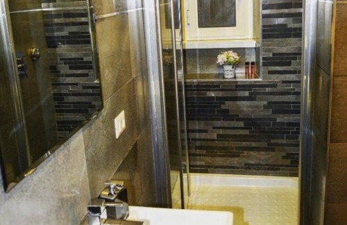 San Giovanni House | RomAntic Dreams Guest House: Double/Double Room with Single Beds