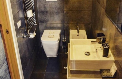 San Giovanni House | RomAntic Dreams Guest House: Double/Double Room with Single Beds