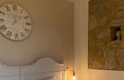 Tuoro sul Trasimeno Cottage | Romantic fieldstone house with a beautiful view of Lake Trasimeno