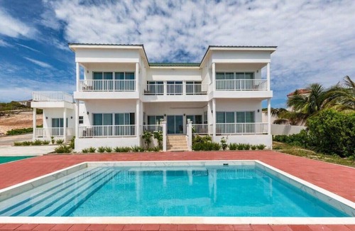 Juba Sound Apartment | Romantic Getaway Villa w/WIFI & equipped kitchen