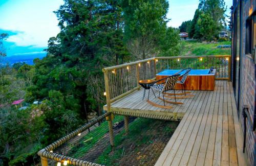 Rionegro House | Romantic Glamping Cabin with Jacuzzi & Views