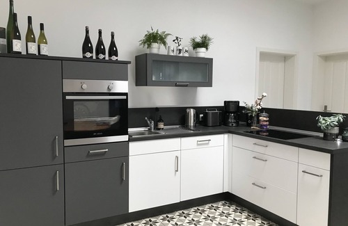 Kowerich Apartment | Romantic hideaway with a view of the vineyards