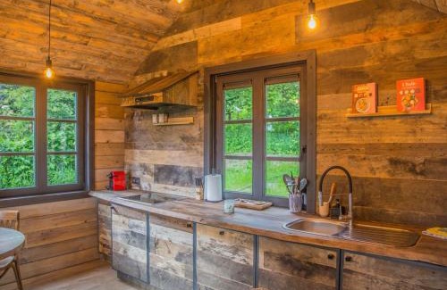 Ferrieres House | Romantic Hideaway with Hot Tub
