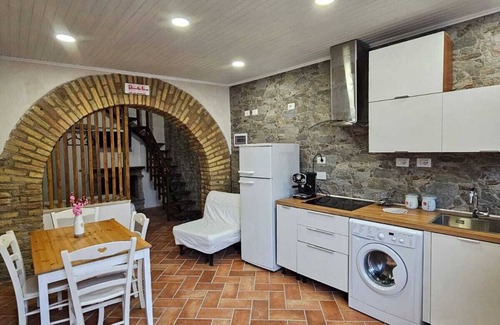Lake Bracciano Apartment | Romantic House: the Lake Refuge (complete lakefront apartment)4bed+WC