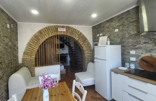 Lake Bracciano Apartment | Romantic House: the Lake Refuge (complete lakefront apartment)4bed+WC