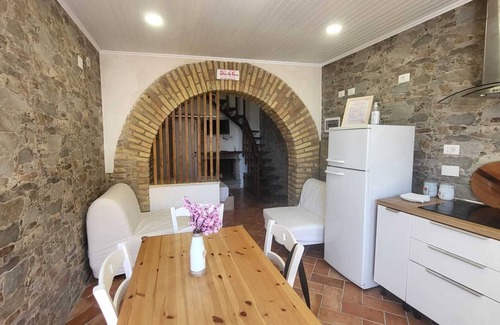 Lake Bracciano Apartment | Romantic House: the Lake Refuge (complete lakefront apartment)4bed+WC
