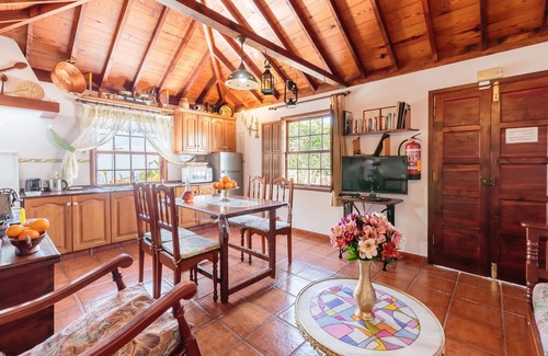Villa de Mazo Cottage | Romantic house between gardens, with wifi and barbecue