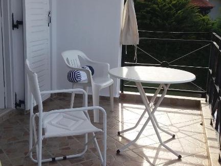 Mola Kalyva Apartment | romantic house close to the sea