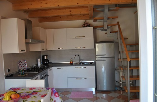 Cassone House | ROMANTIC IDIPENDENT HOUSEHOLD three minutes from the beach GARAGE satellite TV