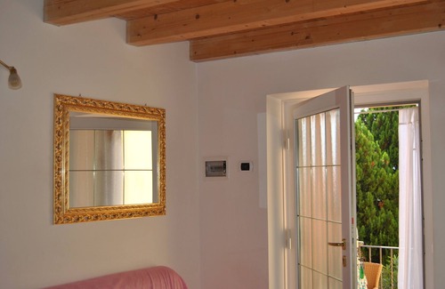 Cassone House | ROMANTIC IDIPENDENT HOUSEHOLD three minutes from the beach GARAGE satellite TV
