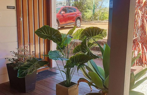 Margaret River Apartment | Romantic king bedroom studio with WiFi and reversible AC