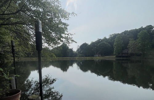 Franklin Cottage | Romantic Mountain Cottage on a Lake! Come relax and let your cares drift away.