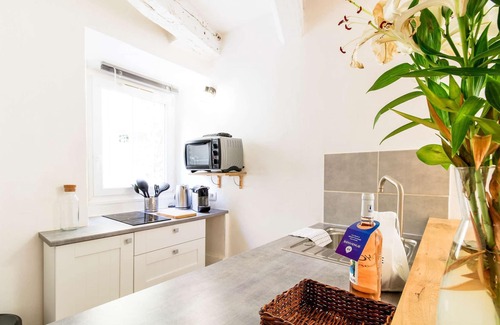 Bormes-Les-Mimosas Apartment | Romantic Nest in Bormes By SELECTsoHOME