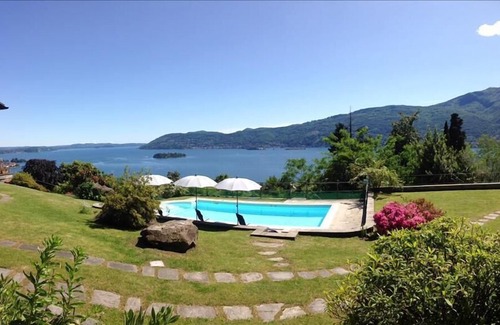 Suna Villa | Romantic Nido with shared pool
