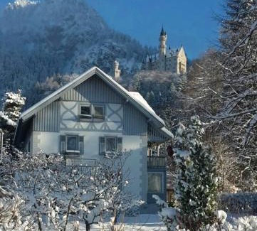 Hohenschwangau Bed & Breakfast | Romantic-Pension Albrecht - Villa next to UNESCO World Heritage - since 1901