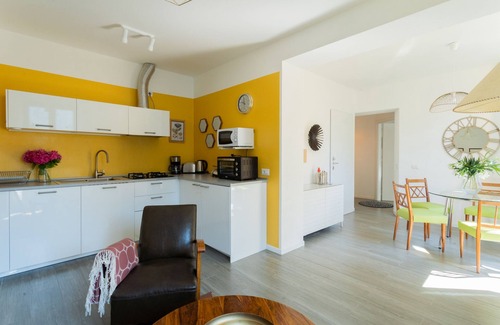 Carate Urio Apartment | Romantic Pier - Two Bedroom Apartment, Sleeps 4