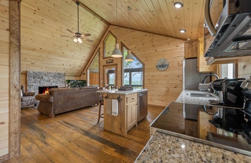 Blue Ridge Cottage | Romantic retreat with spectacular mountain view.