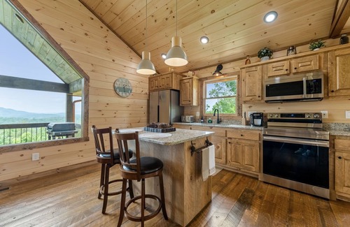 Blue Ridge Cottage | Romantic retreat with spectacular mountain view.