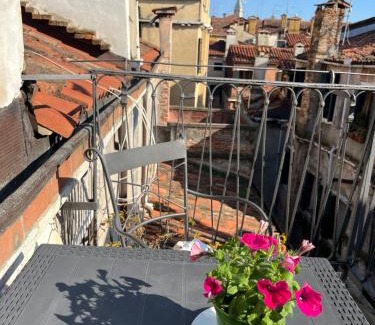 San Polo Apartment | Romantic Rialto Apartment