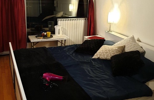 Ljubljana Bed & Breakfast | Romantic room with balcony