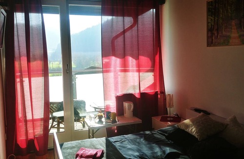 Ljubljana Bed & Breakfast | Romantic room with balcony