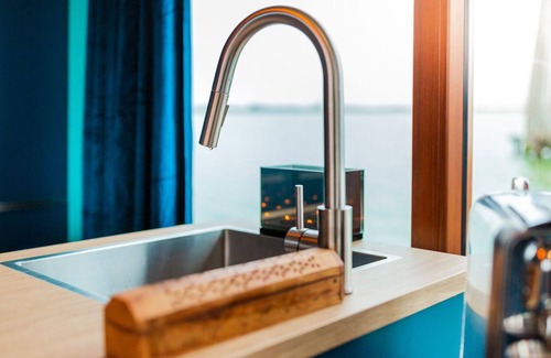 Harderwijk Boat Rental | Romantic, sailable harbor lodge, in a beautiful location in Harderwijk