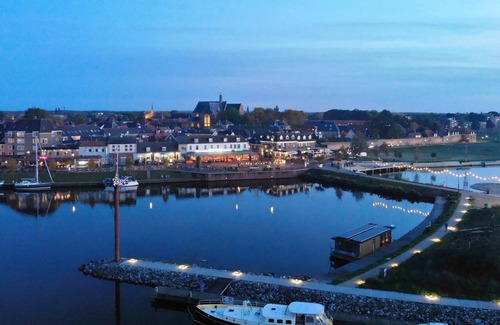 Harderwijk Boat Rental | Romantic, sailable harbor lodge, in a beautiful location in Harderwijk