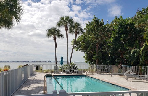 St. Petersburg - Clearwater Villa | Romantic Sea of Love Escape on the Bay with Beach Access