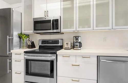 South Beach Condo | Romantic-Stunning-Ocean view-Balcony-Panoramic-Amazing Sunrise-Miami-South-Beach