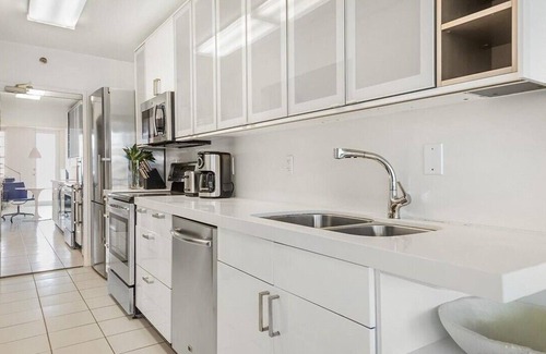 South Beach Condo | Romantic-Stunning-Ocean view-Balcony-Panoramic-Amazing Sunrise-Miami-South-Beach