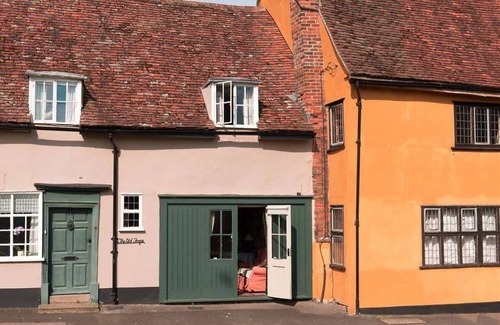 Sudbury Cottage | Romantic village hideaway for two. Great for walking and cycling.