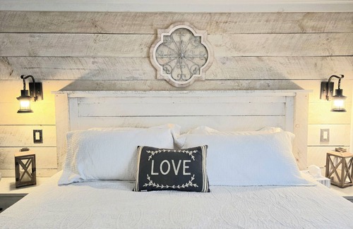 Sandisfield House | Romantic weekend getaway for two! featuring a fireplace and hot tub,