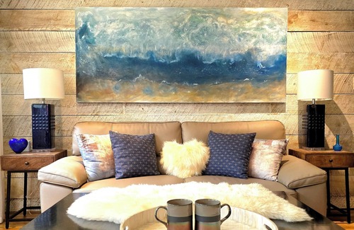 Sandisfield House | Romantic weekend getaway for two! featuring a fireplace and hot tub,