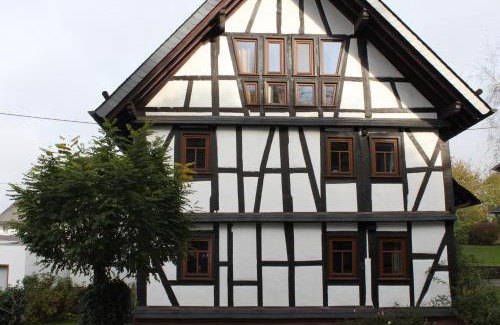 Frankweiler House | Romantisches Fachwerkhaus Zwischen Rhein Und Mosel