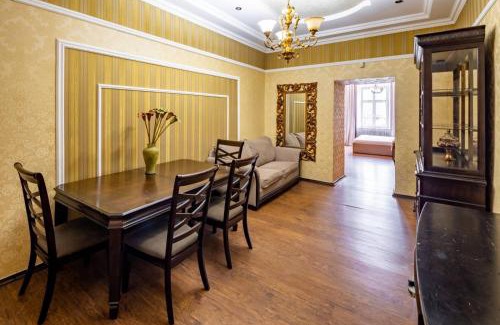 Prospekt Svobody Apartment | Romari Проспект Свободи 39