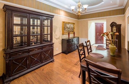 Prospekt Svobody Apartment | Romari Проспект Свободи 39