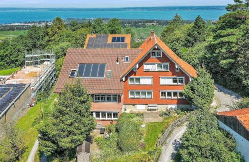 Wolfhalden Apartment | romatisches Chalet mit Bodenseesicht