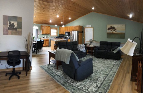Nekoosa House | Rome Ranch Retreat – Golf+Lake+Pool+ATV+Dog