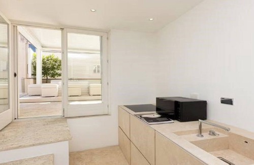 Rome City Centre Apartment | "Rome's Luxury Penthouse: Views, Jacuzzis, and Unbeatable Location"