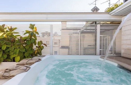 Rome City Centre Apartment | "Rome's Luxury Penthouse: Views, Jacuzzis, and Unbeatable Location"