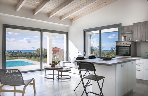 Sarlata Villa | ROMEO & JULIET Villas -Stunning new modern villas at Svoronata