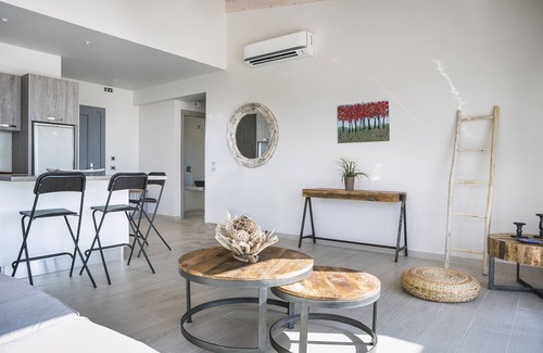 Sarlata Villa | ROMEO & JULIET Villas -Stunning new modern villas at Svoronata