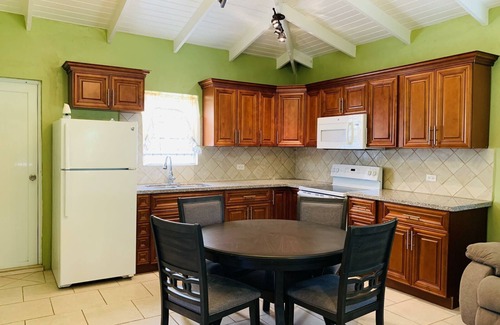 Testman Cottage | Romey's Villa in Gated Community