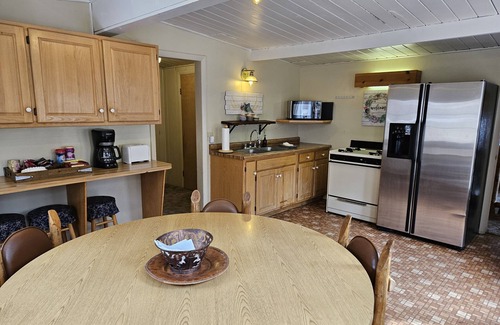 Nathrop Cabin | Romley Cabin at Deer Valley with geothermal pool & more! Family & Pet Friendly