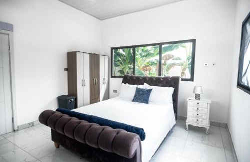 Ajumako Apartment | Ron's lodge