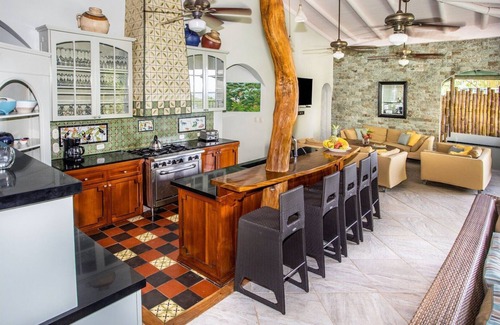 Manuel Antonio Villa | Roof Top Deck with Huge Views, 3 Pools, Chef Included, Game Room, Monkeys