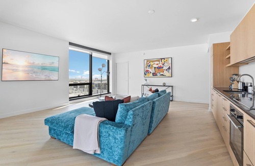 Hollywood Apartment | Rooftop Pool Modern 2BR/2BA Gym, Panoramic Views